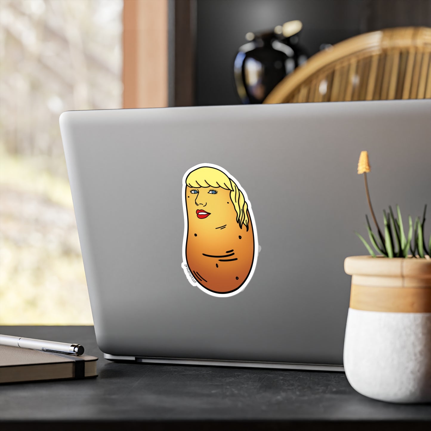 Tater Swift Vinyl Sticker | Funny Celebrity Food Pun | Famous Singer Wordplay Decal - Fun Sticker for Car/Water Bottle/Notebook